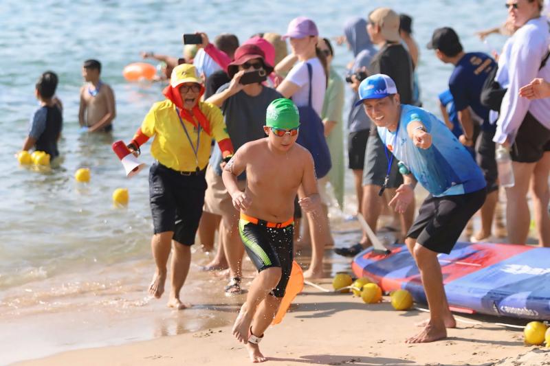 Các kình ngư chinh phục vịnh biển đẹp nhất thế giới tại SeaStar Nha Trang Bay 2025- Ảnh 10. Các kình ngư chinh phục vịnh biển đẹp nhất thế giới tại SeaStar Nha Trang Bay 2025- Ảnh 10.