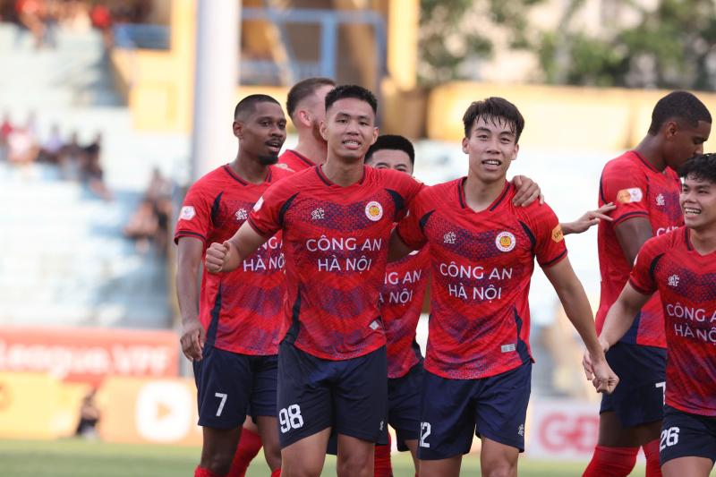 CLB CAHN giành HCĐ nhờ đánh bại Hải Phòng: Thể Công Viettel ngậm ngùi về đích thứ tư- Ảnh 2. CLB CAHN giành HCĐ nhờ đánh bại Hải Phòng: Thể Công Viettel ngậm ngùi về đích thứ tư- Ảnh 2.