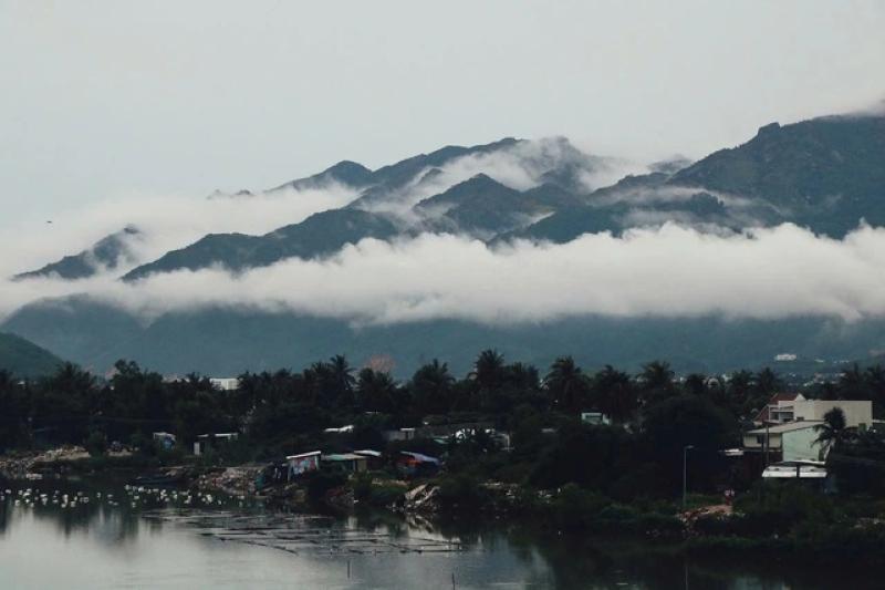 Giải cứu 3 du khách lạc đường trên núi Hoàng Ngưu Sơn ở Khánh Hòa - Ảnh 2. Giải cứu 3 du khách lạc đường trên núi Hoàng Ngưu Sơn ở Khánh Hòa - Ảnh 2.