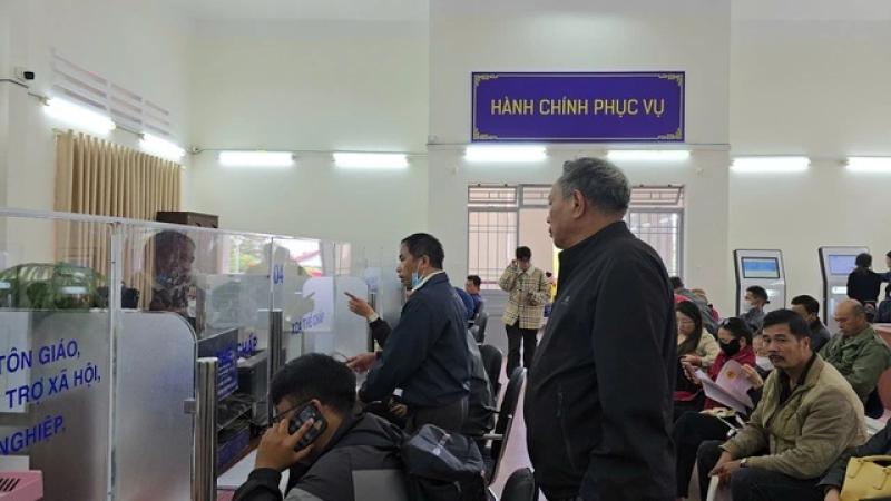 Trụ sở P.Xuân Hương - Đà Lạt đông nghẹt trước giờ vận hành thử nghiệm- Ảnh 11. Trụ sở P.Xuân Hương - Đà Lạt đông nghẹt trước giờ vận hành thử nghiệm- Ảnh 11.