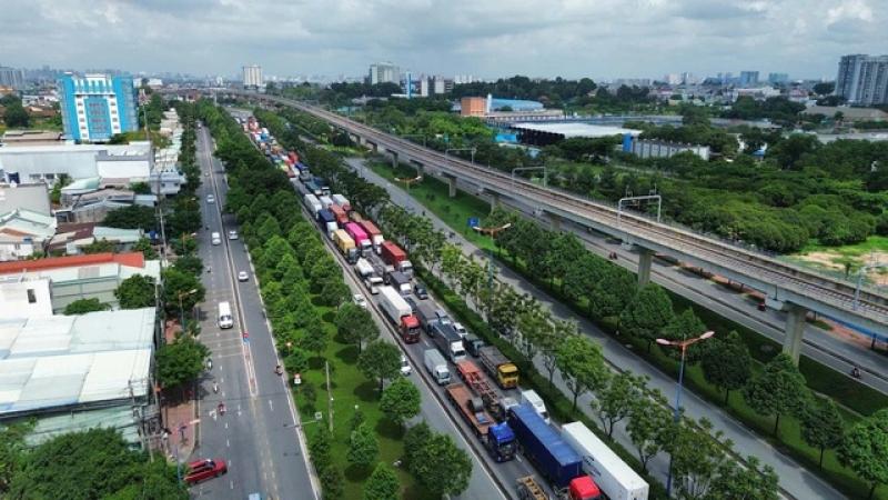 Ùn ứ tại cửa ngõ TP.HCM, dòng phương tiện 'chôn chân' nhiều giờ- Ảnh 2. Ùn ứ tại cửa ngõ TP.HCM, dòng phương tiện 'chôn chân' nhiều giờ- Ảnh 2.