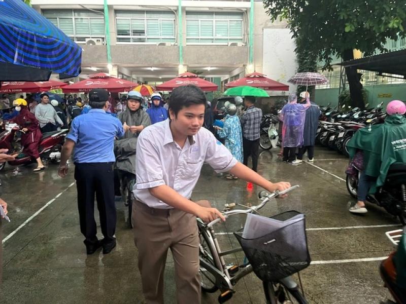 Nam sinh đi thi bằng xe đạp và giấc mơ về Bạc Liêu học đại học - Ảnh 1.