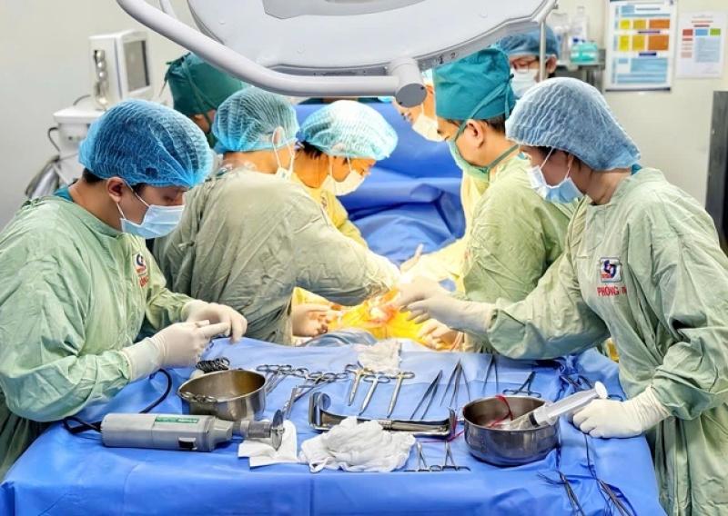 Bệnh viện Nhân dân Gia Định: Trắng đêm hồi sinh 3 sự sống từ người hiến tạng - Ảnh 2.