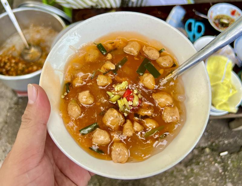 Quán bánh canh Nam Phổ 10.000 đồng ở Huế, đến không kịp là hết - Ảnh 4.