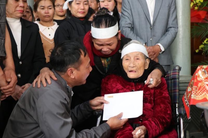 Những người mẹ trăm tuổi đón con 'trở về'- Ảnh 3. Những người mẹ trăm tuổi đón con 'trở về'- Ảnh 3.