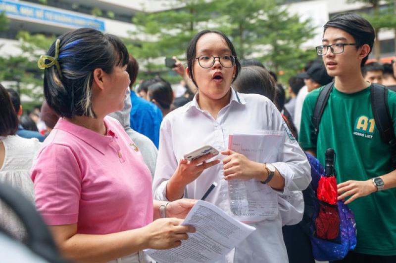 Từ chuyện hy hữu phụ huynh buồn vì con… 'lỡ' đậu trường công- Ảnh 1. Từ chuyện hy hữu phụ huynh buồn vì con… 'lỡ' đậu trường công- Ảnh 1.