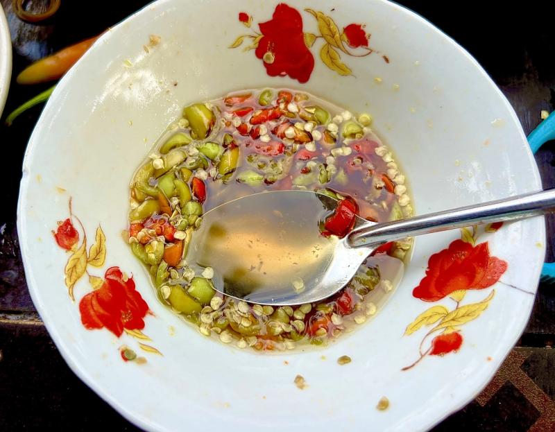 Quán bánh canh Nam Phổ 10.000 đồng ở Huế, đến không kịp là hết - Ảnh 3.