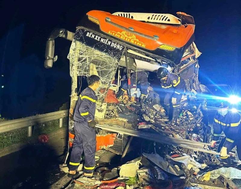 Tai nạn trên cao tốc Đà Nẵng - Quảng Ngãi: Khởi tố tài xế xe kéo- Ảnh 1. Tai nạn trên cao tốc Đà Nẵng - Quảng Ngãi: Khởi tố tài xế xe kéo- Ảnh 1.
