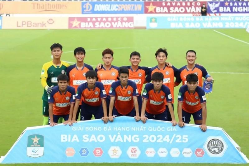 TP.HCM có 4 đội đá hạng nhất, nhưng suất lên V-League nhiều khả năng thuộc về...- Ảnh 1. TP.HCM có 4 đội đá hạng nhất, nhưng suất lên V-League nhiều khả năng thuộc về...- Ảnh 1.