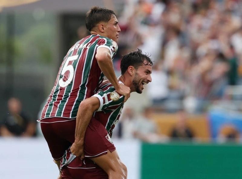 Fluminense viết tiếp chuyện cổ tích, đánh bại Al Hilal: Vào bán kết FIFA Club World Cup - Ảnh 2. Fluminense viết tiếp chuyện cổ tích, đánh bại Al Hilal: Vào bán kết FIFA Club World Cup - Ảnh 2.