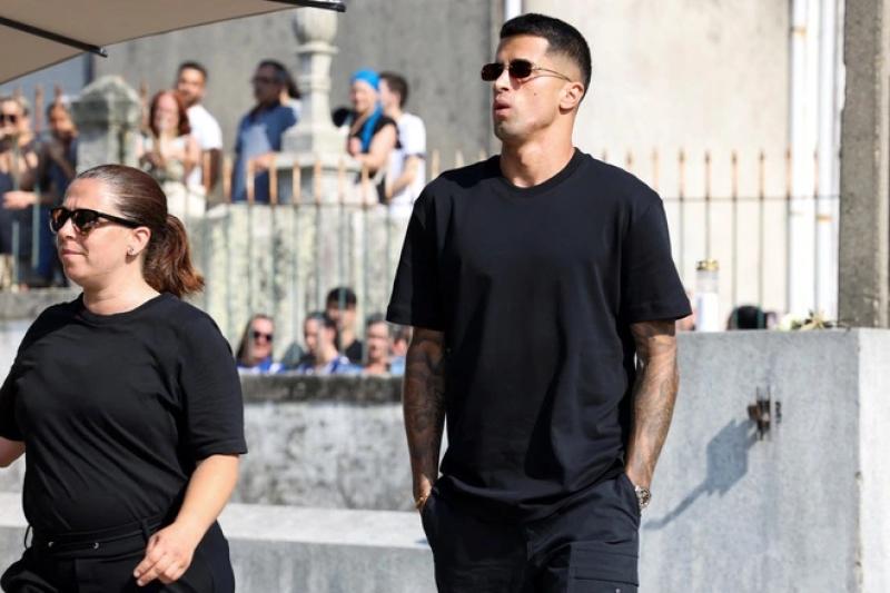 Lý do Ronaldo không dự tang lễ Diogo Jota: 'Anh ấy bị ám ảnh sâu sắc vì...'- Ảnh 4. Lý do Ronaldo không dự tang lễ Diogo Jota: 'Anh ấy bị ám ảnh sâu sắc vì...'- Ảnh 4.