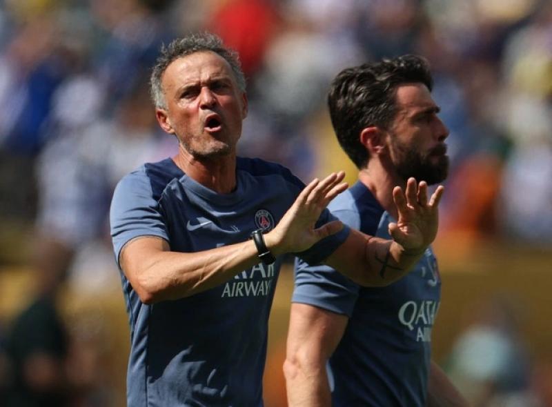 HLV Enrique tự nhận ‘thật ngu ngốc’, sẽ bị FIFA phạt nặng vì tát cầu thủ Chelsea- Ảnh 3. HLV Enrique tự nhận ‘thật ngu ngốc’, sẽ bị FIFA phạt nặng vì tát cầu thủ Chelsea- Ảnh 3.