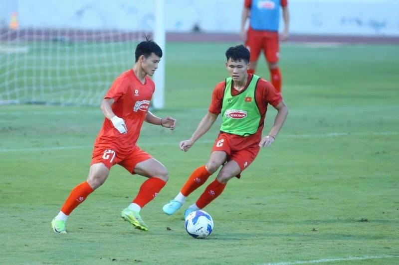 HLV Kim Sang-sik dùng ‘bài tủ’ cho U.23 Việt Nam- Ảnh 1. HLV Kim Sang-sik dùng ‘bài tủ’ cho U.23 Việt Nam- Ảnh 1.