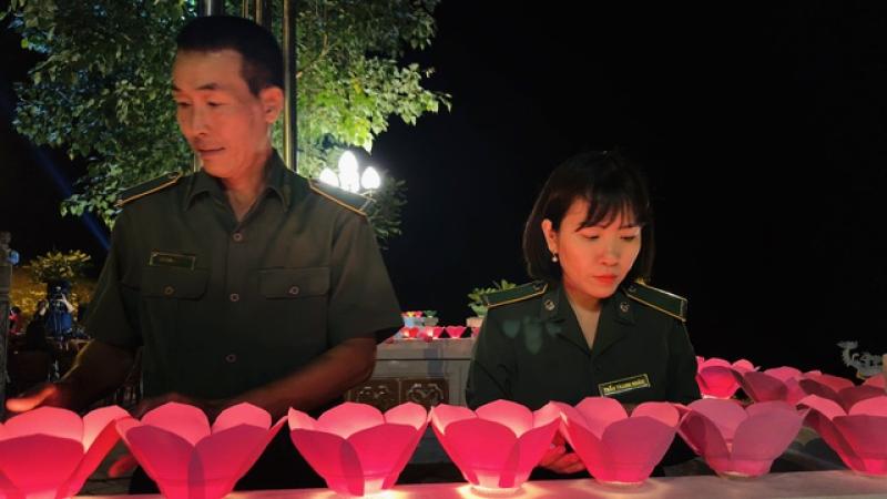 288 ngọn nến thắp giữa Trường Sơn, tưởng niệm những người 'chưa kịp trở về'- Ảnh 2. 288 ngọn nến thắp giữa Trường Sơn, tưởng niệm những người 'chưa kịp trở về'- Ảnh 2.