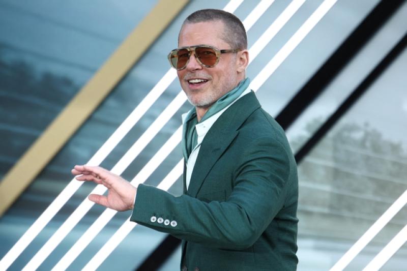 Brad Pitt nói gì về khuynh hướng tính dục của mình?- Ảnh 1. Brad Pitt nói gì về khuynh hướng tính dục của mình?- Ảnh 1.