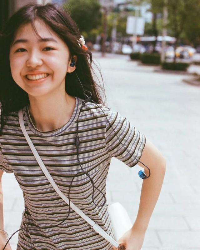 Nét trong trẻo của diễn viên 18 tuổi đóng chính phim Thư Kỳ - Ảnh 9.