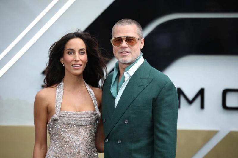 Brad Pitt nói gì về khuynh hướng tính dục của mình?- Ảnh 2. Brad Pitt nói gì về khuynh hướng tính dục của mình?- Ảnh 2.