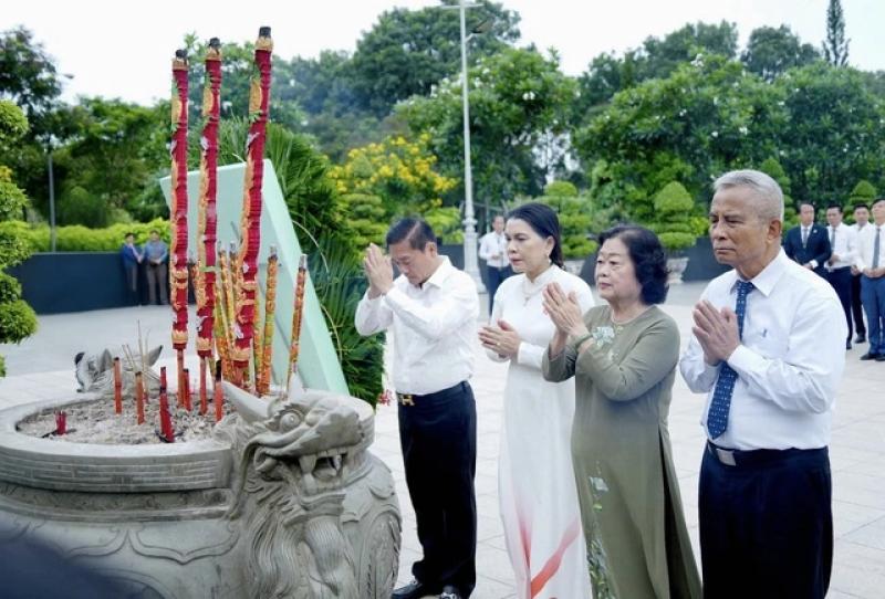 Quỹ Khởi sự từ tâm tri ân các anh hùng liệt sĩ và gia đình chính sách - Ảnh 1.