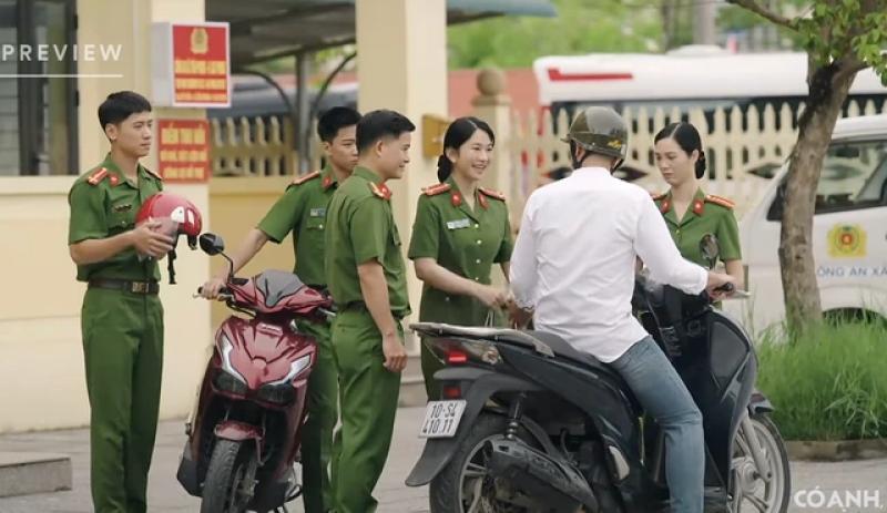 Có anh nơi ấy bình yên tập 1: Nóng chuyện sáp nhập và tăng giá đất - Ảnh 1. Có anh nơi ấy bình yên tập 1: Nóng chuyện sáp nhập và tăng giá đất - Ảnh 1.