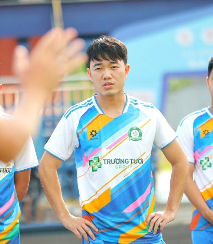 Cựu sao HAGL tiết lộ lý do chọn CLB Bình Phước, tái hợp Công Phượng- Ảnh 1. Cựu sao HAGL tiết lộ lý do chọn CLB Bình Phước, tái hợp Công Phượng- Ảnh 1.