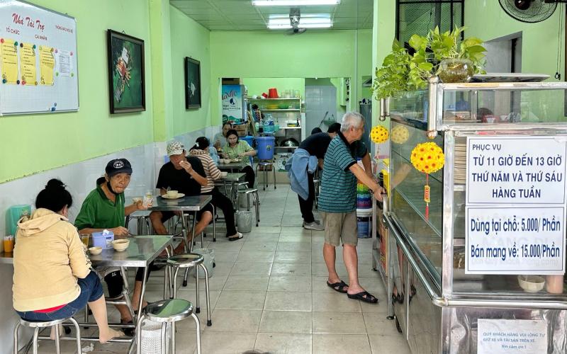 Phường mới ở TP.HCM: Thương sao những quán ăn bán giá 'gì kỳ' - Ảnh 7.