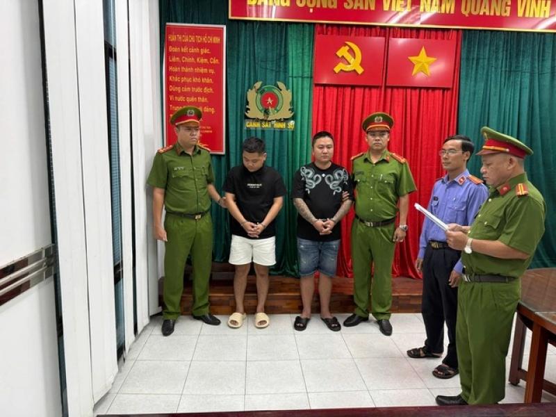 TP.HCM: Bắt giữ khẩn cấp 2 người đánh đập 2 thiếu niên ở tiệm game- Ảnh 1. TP.HCM: Bắt giữ khẩn cấp 2 người đánh đập 2 thiếu niên ở tiệm game- Ảnh 1.