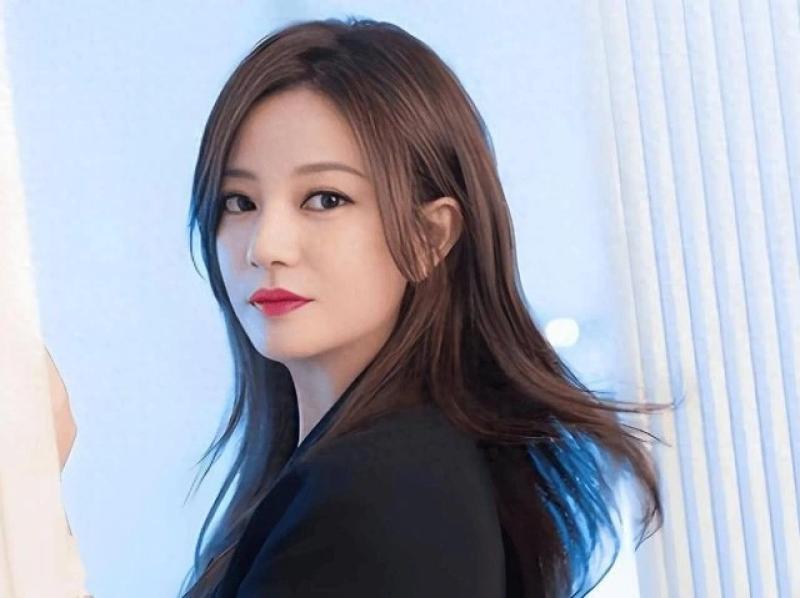 Triệu Vy đang đối mặt với chương đen tối nhất của cuộc đời - Ảnh 2.