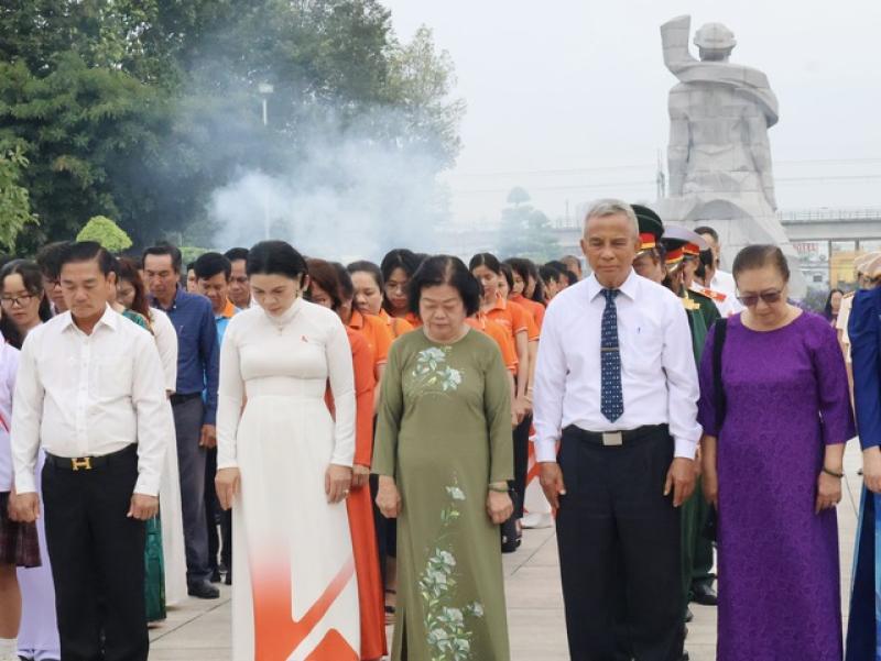 Quỹ Khởi sự từ tâm tri ân các anh hùng liệt sĩ và gia đình chính sách - Ảnh 2.