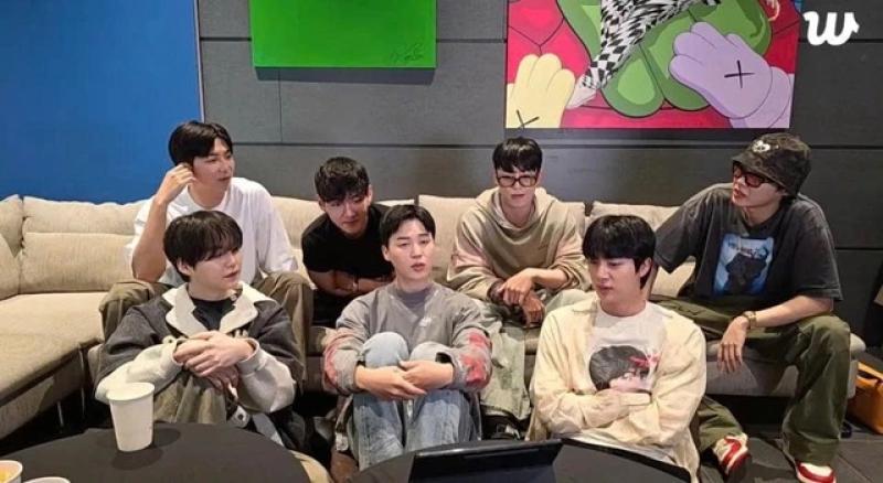 BTS xác nhận trở lại với đội hình đầy đủ vào mùa xuân năm 2026 - Ảnh 1.