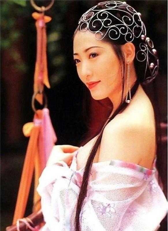 'Ngôi sao phim 18+' châu Á một thời Dương Tư Mẫn phải mở quán mì mưu sinh - Ảnh 1.