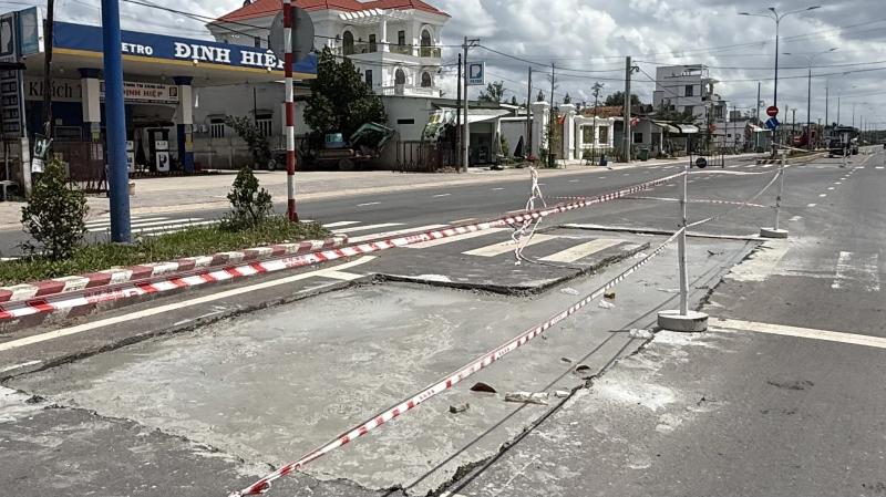 TP.HCM: Đường 333 tỉ ở xã Dầu Tiếng chưa bàn giao đã phải đào bới, sửa chữa- Ảnh 3. TP.HCM: Đường 333 tỉ ở xã Dầu Tiếng chưa bàn giao đã phải đào bới, sửa chữa- Ảnh 3.