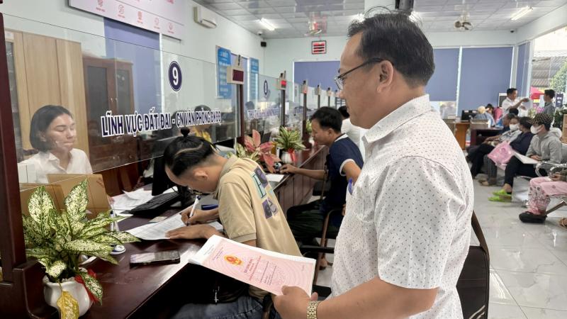 TP.HCM: “Siêu” phường Bình Dương đề nghị thành lập đội quản lý trật tự đô thị - Ảnh 3.