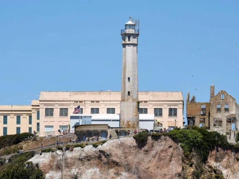 Khám phá đảo Alcatraz: Nhà tù khét tiếng ông Trump muốn mở cửa trở lại - Ảnh 3. Khám phá đảo Alcatraz: Nhà tù khét tiếng ông Trump muốn mở cửa trở lại - Ảnh 3.