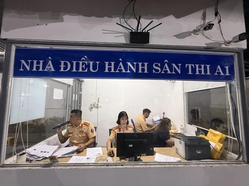 Thi sát hạch bằng lái xe tới nửa đêm - Ảnh 5.