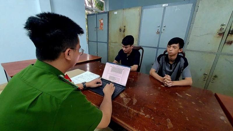 Khởi tố hai đối tượng giết người sau khi xảy ra mâu thuẫn tại quán nhậu- Ảnh 1. Khởi tố hai đối tượng giết người sau khi xảy ra mâu thuẫn tại quán nhậu- Ảnh 1.
