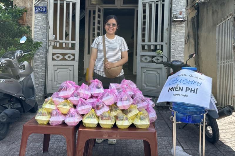 Phường mới ở TP.HCM: 'Thấy là thương' những bảng thông báo miễn phí, nghĩa tình, hào sảng - Ảnh 8. Phường mới ở TP.HCM: 'Thấy là thương' những bảng thông báo miễn phí, nghĩa tình, hào sảng - Ảnh 8.