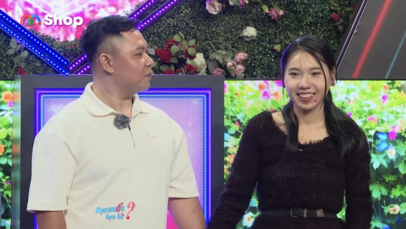 Chàng shipper ' toát mồ hôi ' khi hẹn hò cùng nữ dược sĩ trên truyền hình - Ảnh 1. Chàng shipper ' toát mồ hôi ' khi hẹn hò cùng nữ dược sĩ trên truyền hình - Ảnh 1.