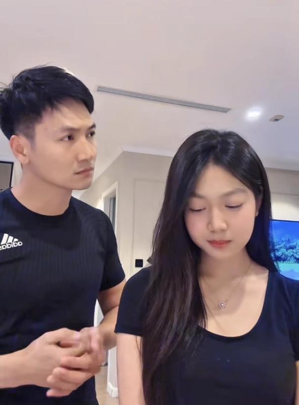 Con gái diễn viên Mạnh Trường 'gây sốt' với nhan sắc xinh đẹp ở tuổi 16 - Ảnh 2.
