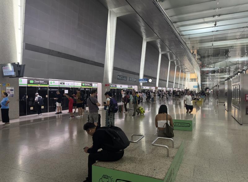 Lạc lối giữa thành phố ngầm khám phá metro Singapore trong một ngày đáng nhớ - Ảnh 1. Lạc lối giữa thành phố ngầm khám phá metro Singapore trong một ngày đáng nhớ - Ảnh 1.