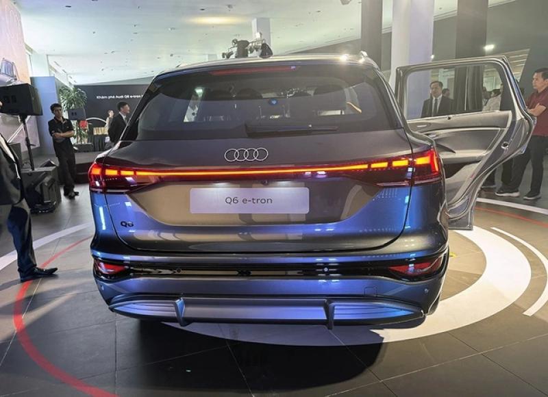 SUV thuần điện Audi Q6 e-tron giá từ 3,199 tỉ đồng tại Việt Nam - Ảnh 5.