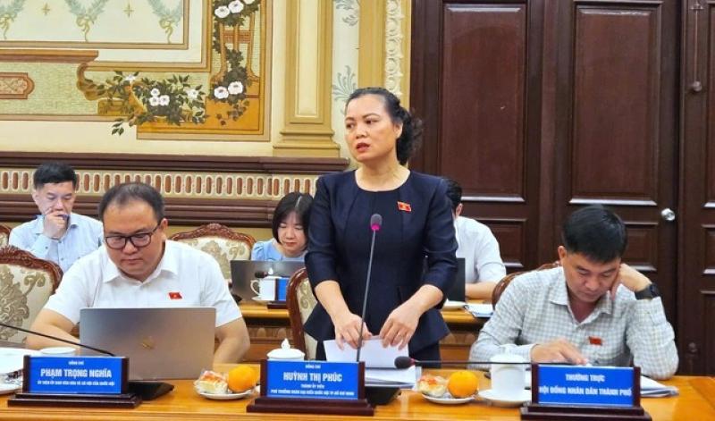Bất an văn nghệ sĩ, dược sĩ quảng cáo và bán thuốc, thực phẩm chức năng - Ảnh 1.