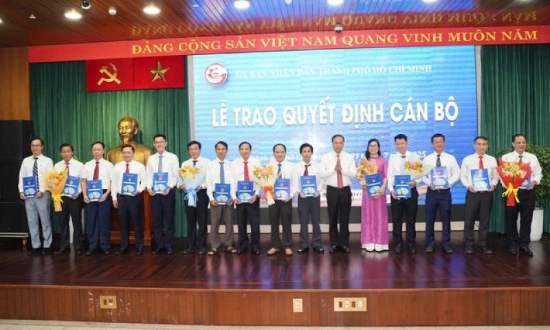TP.HCM bổ nhiệm lãnh đạo 54 đơn vị sự nghiệp sau sáp nhập- Ảnh 2. TP.HCM bổ nhiệm lãnh đạo 54 đơn vị sự nghiệp sau sáp nhập- Ảnh 2.