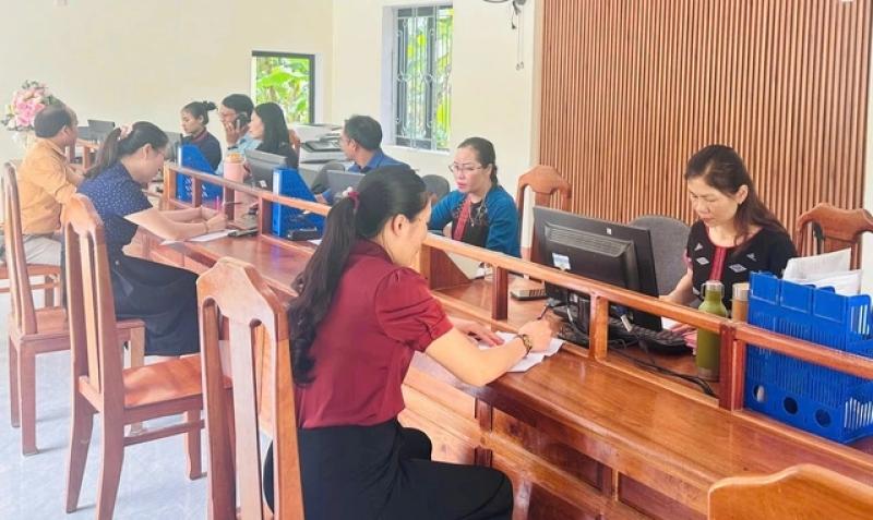 Niềm vui từ mô hình chính quyền 2 cấp ở xã miền núi TP.Huế - Ảnh 1.