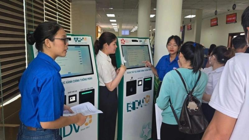 Tuổi trẻ Gia Lai ra quân hỗ trợ người dân thực hiện thủ tục hành chính - Ảnh 1.