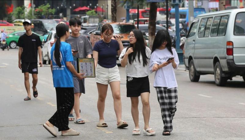 Du lịch Quảng Ninh mất điểm vì cò mồi hưởng ‘hoa hồng’ tiền triệu- Ảnh 2. Du lịch Quảng Ninh mất điểm vì cò mồi hưởng ‘hoa hồng’ tiền triệu- Ảnh 2.