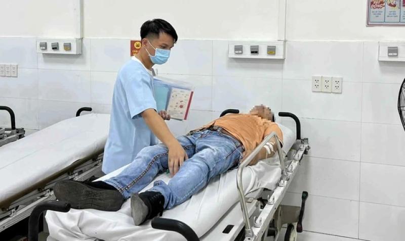 Nam tài xế trẻ đột quỵ tại ghế lái sau khi vừa trả khách - Ảnh 3.