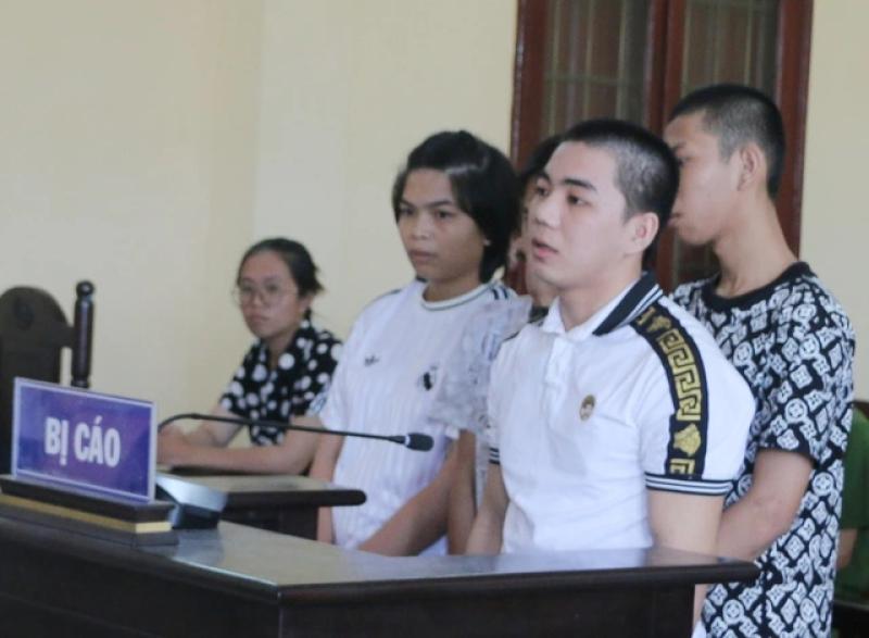 Cướp tiền... ăn trộm, các bị cáo ở Cà Mau lãnh án - Ảnh 1.