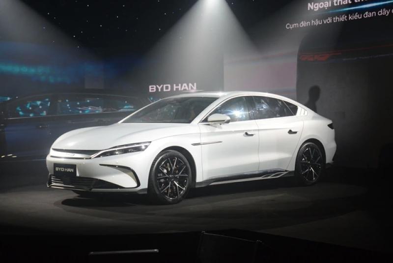 Dần 'lụi tàn' tại Việt Nam, xe sedan vẫn được ưa chuộng tại nhiều thị trường khác - Ảnh 1.