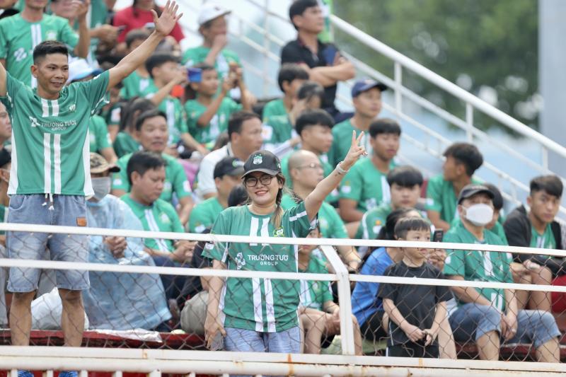 CLB Bình Phước: Hướng đến V-League bằng tình yêu và bản sắc người hâm mộ- Ảnh 1. CLB Bình Phước: Hướng đến V-League bằng tình yêu và bản sắc người hâm mộ- Ảnh 1.