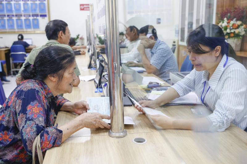 UBND P.Kim Liên Ưu tiên người dân khi triển khai chính quyền địa phương 2 cấp - Ảnh 9. UBND P.Kim Liên Ưu tiên người dân khi triển khai chính quyền địa phương 2 cấp - Ảnh 9.